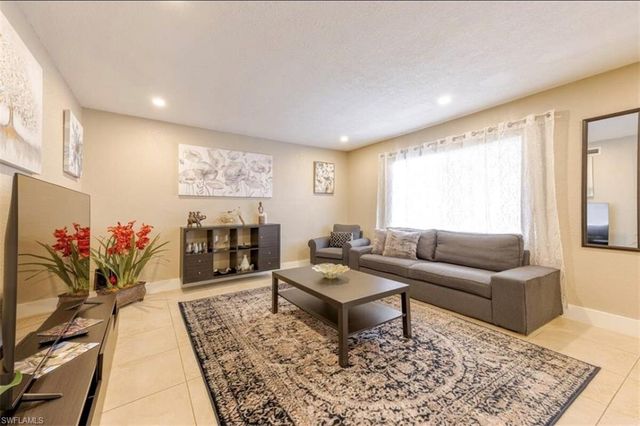 4605 Bayshore DR G2, Naples, FL 34112