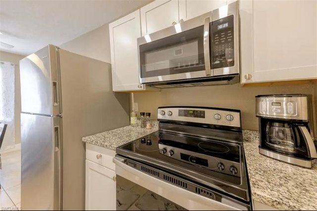 4605 Bayshore DR G2, Naples, FL 34112