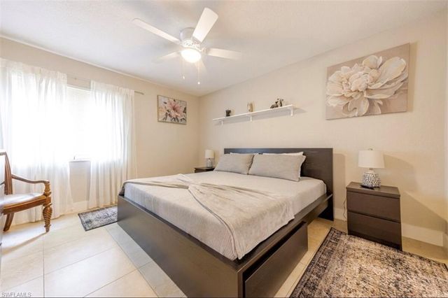 4605 Bayshore DR G2, Naples, FL 34112