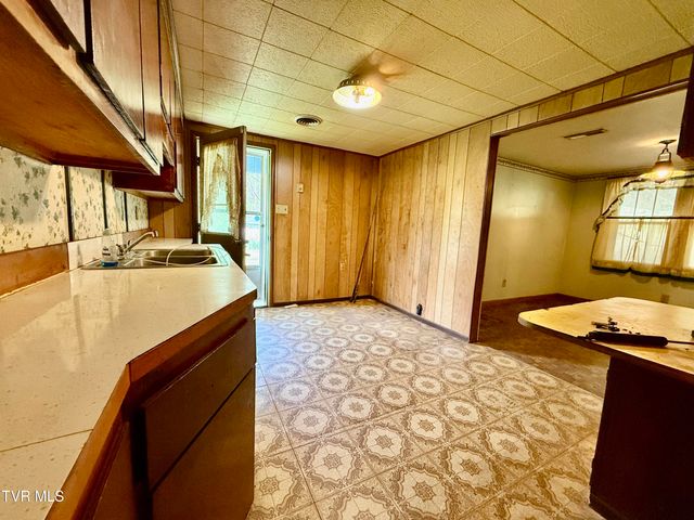 1529 Beech Creek Rd Road, Rogersville, TN 37857