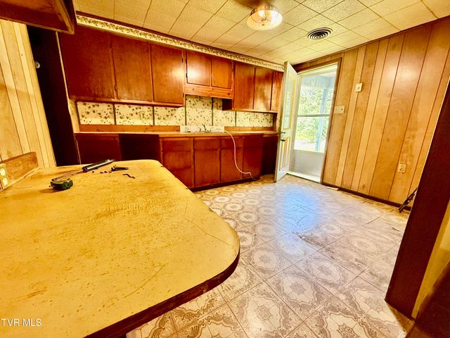 1529 Beech Creek Rd Road, Rogersville, TN 37857