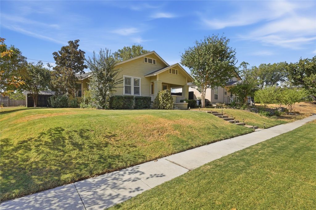 4901 Calmont Avenue, Fort Worth, TX 76107 — photo 2
