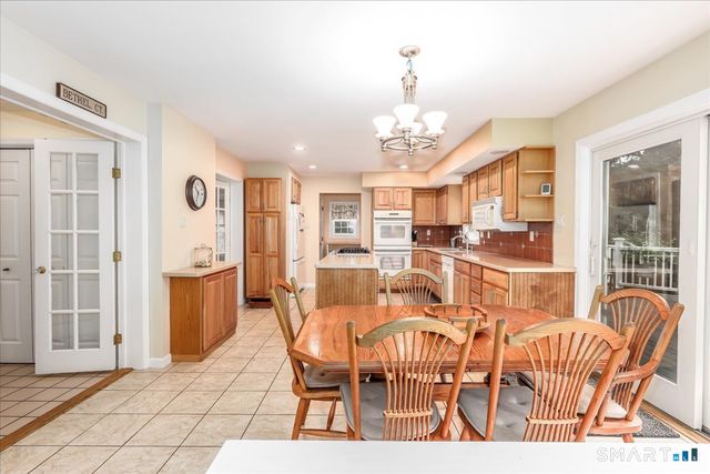 32 Country Way, Bethel, CT 06801
