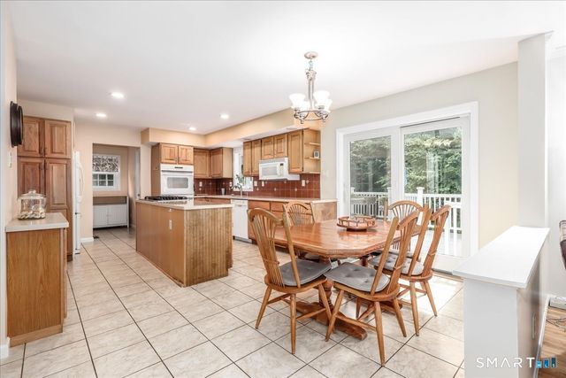 32 Country Way, Bethel, CT 06801