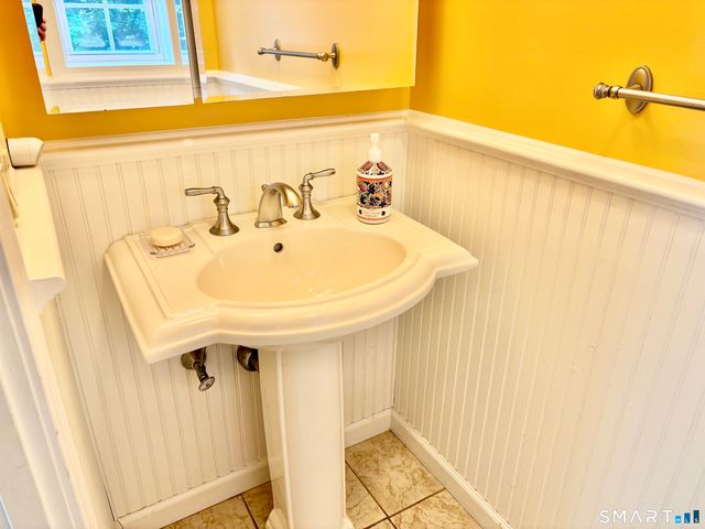 32 Country Way, Bethel, CT 06801
