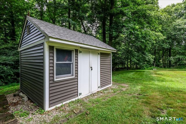 32 Country Way, Bethel, CT 06801