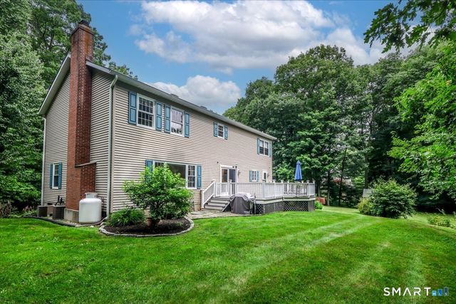 32 Country Way, Bethel, CT 06801
