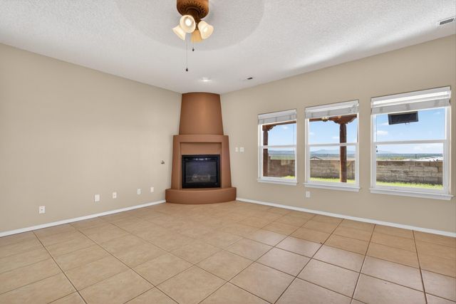 1346 Mountain Vista Drive SE, Rio Rancho, NM 87124