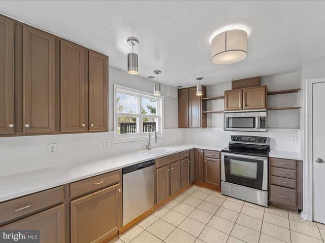 2904 MADEIRA CT, Woodbridge, VA 22192