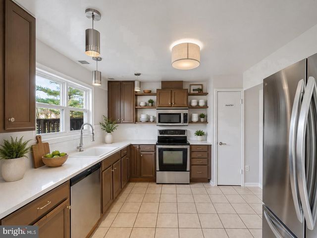 2904 MADEIRA CT, Woodbridge, VA 22192