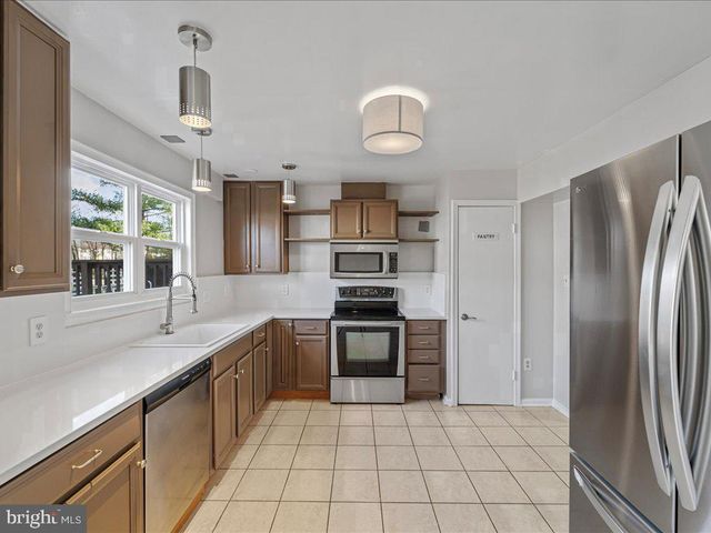 2904 MADEIRA CT, Woodbridge, VA 22192