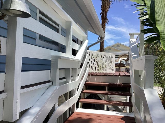 401 PENNSYLVANIA AVENUE, Crystal Beach, FL 34681