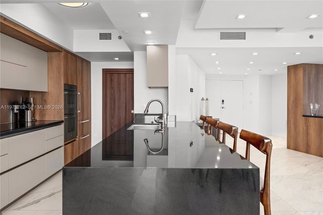 450 Alton Rd 901-902, Miami Beach, FL 33139