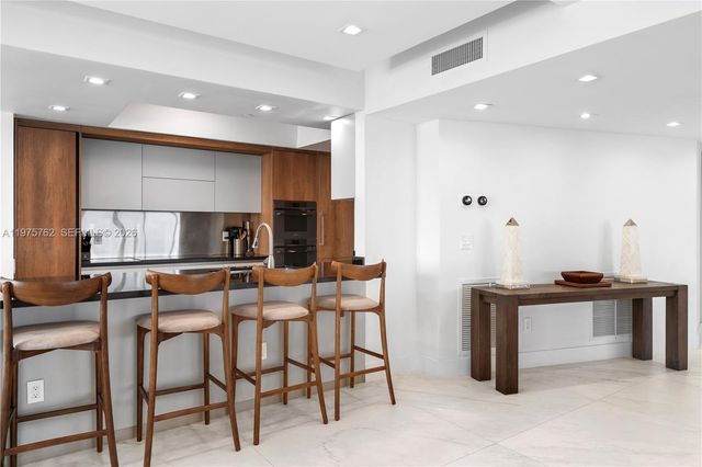 450 Alton Rd 901-902, Miami Beach, FL 33139