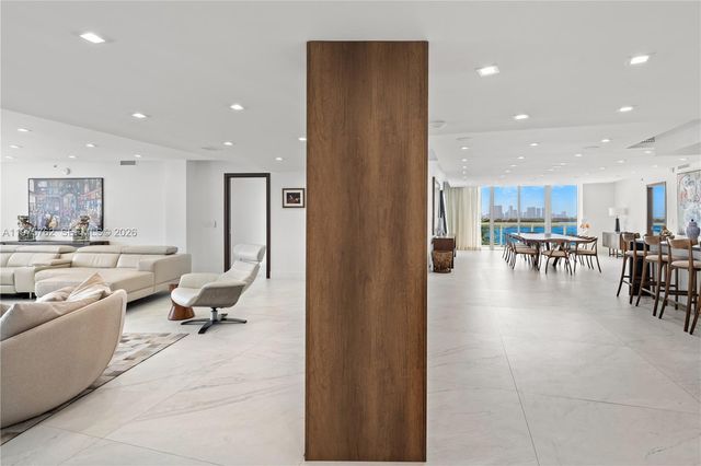 450 Alton Rd 901-902, Miami Beach, FL 33139