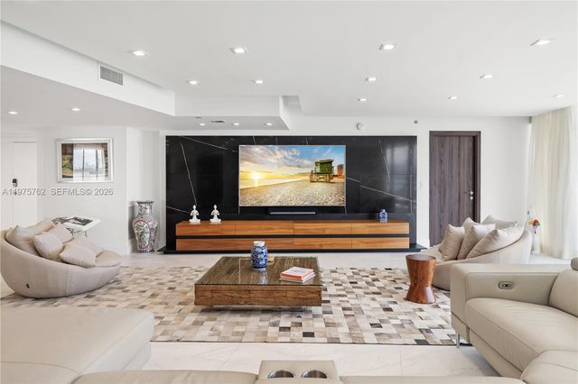 450 Alton Rd 901-902, Miami Beach, FL 33139