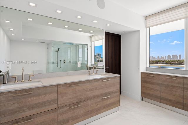 450 Alton Rd 901-902, Miami Beach, FL 33139