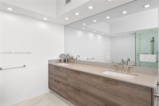 450 Alton Rd 901-902, Miami Beach, FL 33139