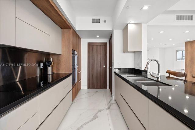 450 Alton Rd 901-902, Miami Beach, FL 33139