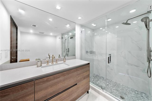 450 Alton Rd 901-902, Miami Beach, FL 33139