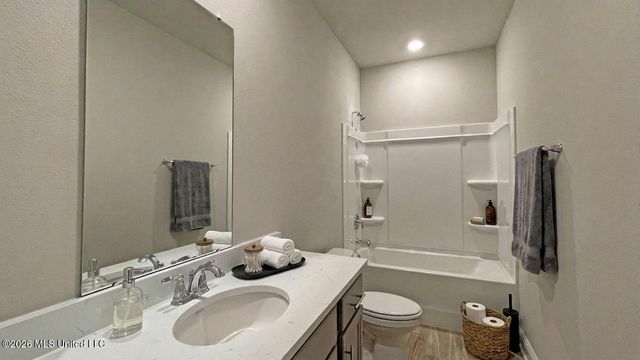 307 Castlewood Circle, Canton, MS 39046