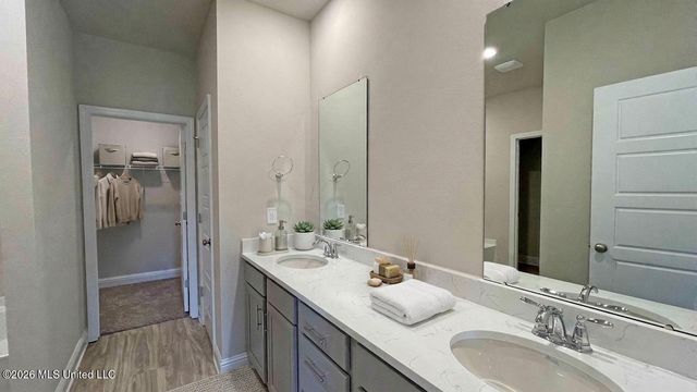 307 Castlewood Circle, Canton, MS 39046