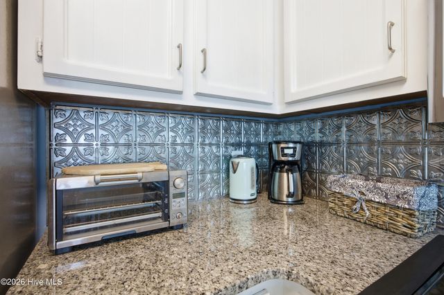 1707 Carolina Beach Avenue N Apt 1h, Carolina Beach, NC 28428