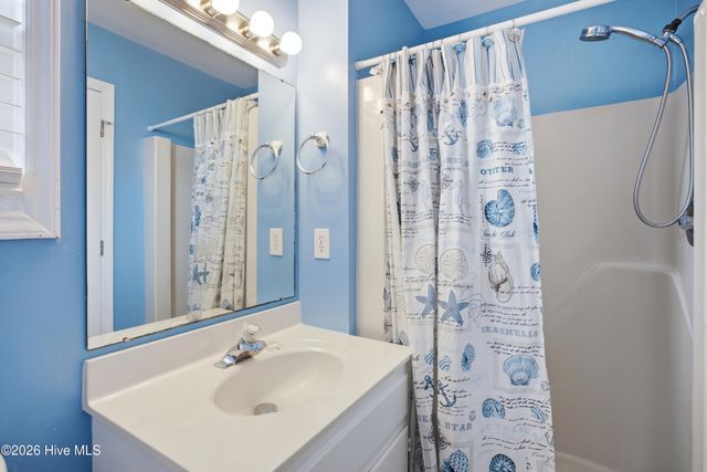 1707 Carolina Beach Avenue N Apt 1h, Carolina Beach, NC 28428