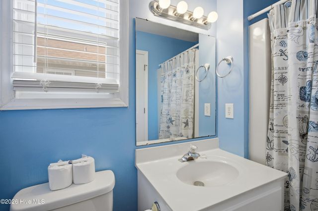 1707 Carolina Beach Avenue N Apt 1h, Carolina Beach, NC 28428