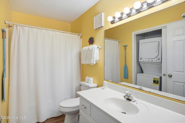 1707 Carolina Beach Avenue N Apt 1h, Carolina Beach, NC 28428