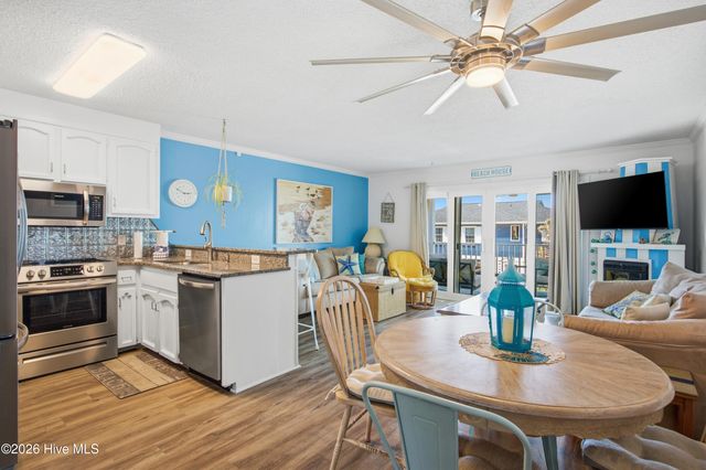 1707 Carolina Beach Avenue N Apt 1h, Carolina Beach, NC 28428
