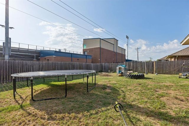 15900 Vicki Drive, Oklahoma City, OK 73170