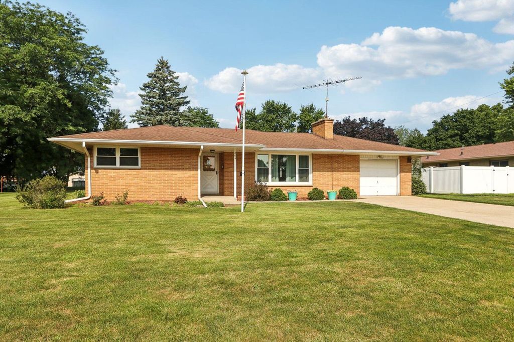 304 S Franklin STREET, Elkhorn, WI 53121