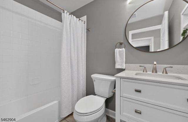 8 OAK KNOLL LANE, Bedminster Twp., NJ 07921
