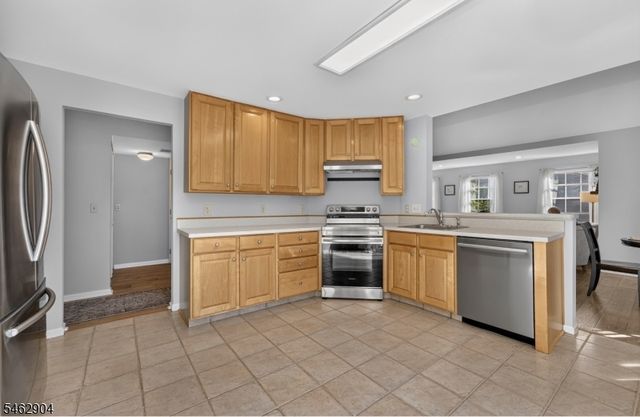 8 OAK KNOLL LANE, Bedminster Twp., NJ 07921