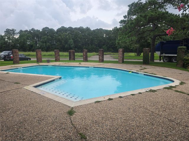 2501 Gulf Freeway 249D, Dickinson, TX 77539