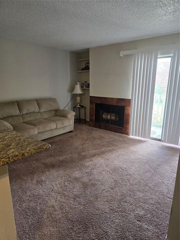 2501 Gulf Freeway 249D, Dickinson, TX 77539