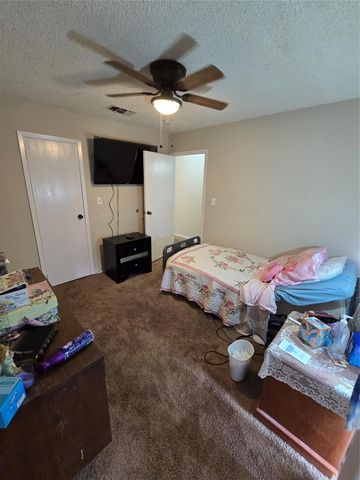 2501 Gulf Freeway 249D, Dickinson, TX 77539