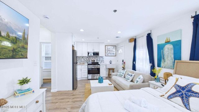 4 N Brighton Avenue, Atlantic City, NJ 08400
