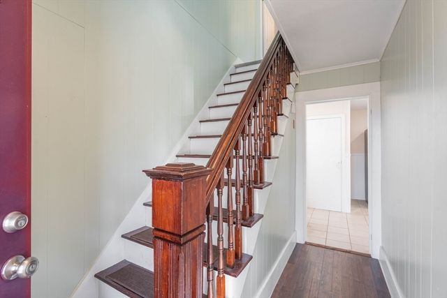 33 High St, Ware, MA 01082