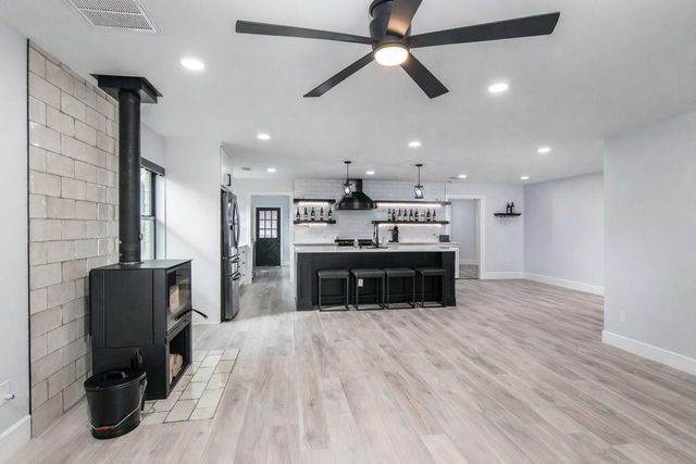 712 Clarence Street, Tomball, TX 77375