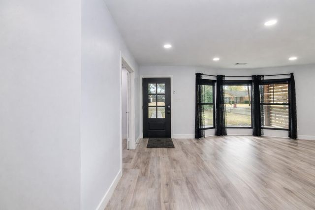 712 Clarence Street, Tomball, TX 77375