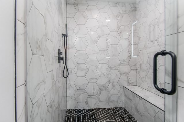 712 Clarence Street, Tomball, TX 77375