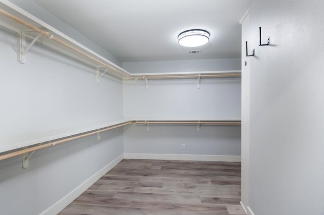 712 Clarence Street, Tomball, TX 77375