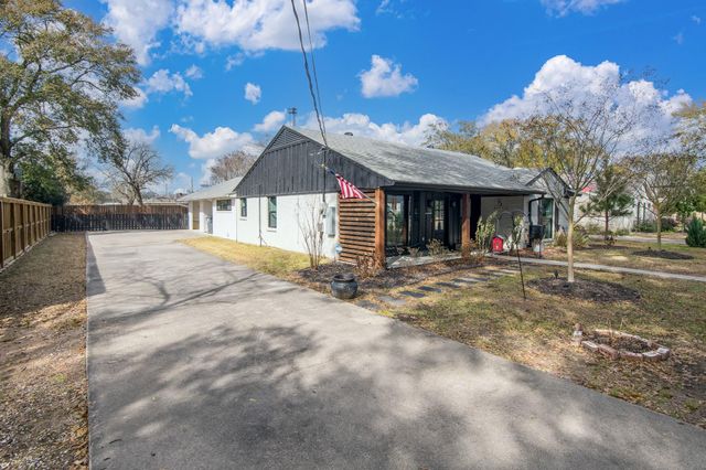 712 Clarence Street, Tomball, TX 77375