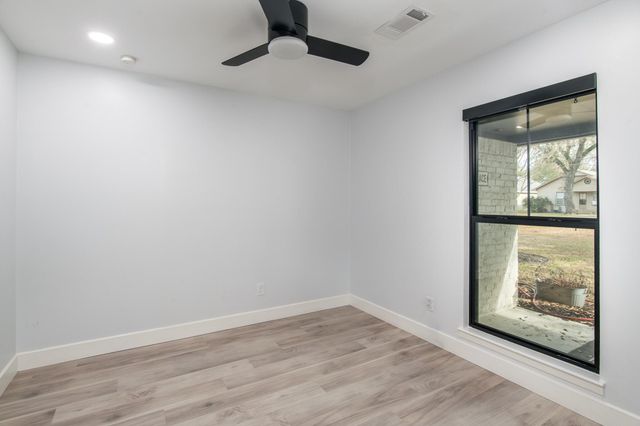 712 Clarence Street, Tomball, TX 77375