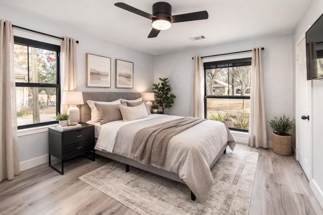 712 Clarence Street, Tomball, TX 77375