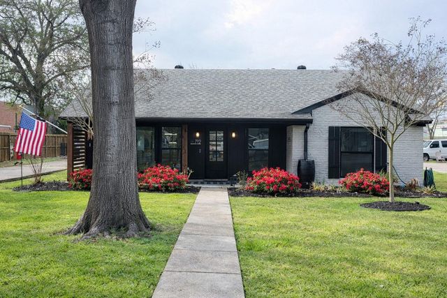 712 Clarence Street, Tomball, TX 77375