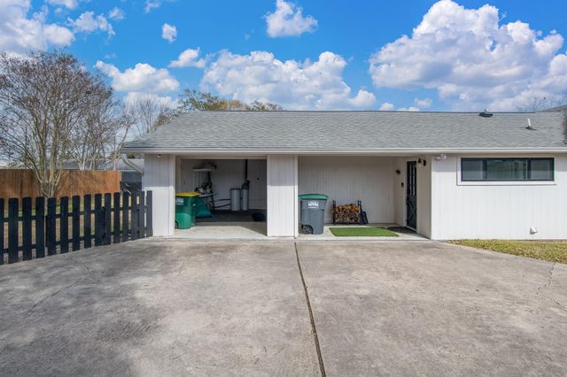 712 Clarence Street, Tomball, TX 77375