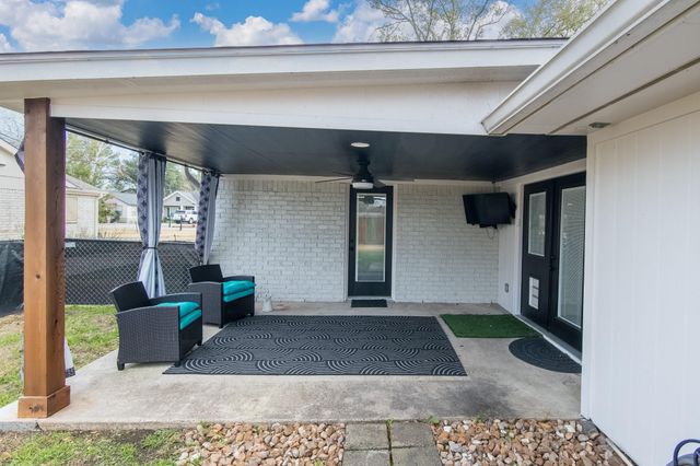 712 Clarence Street, Tomball, TX 77375